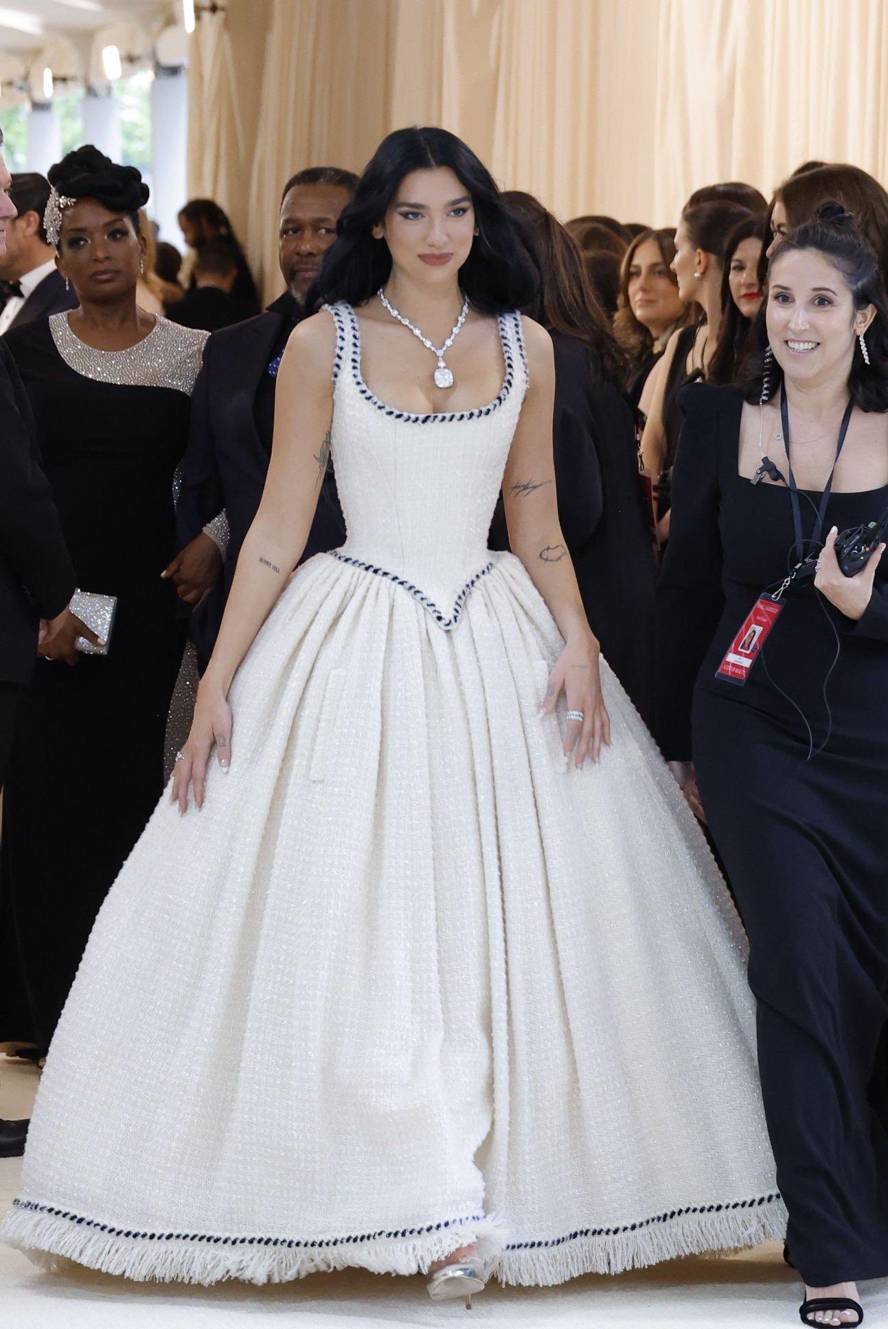 DUA LIPA MET GALA