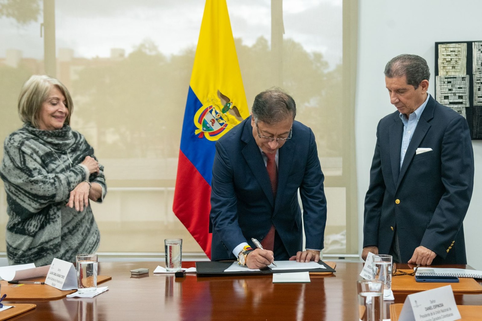 FIRMA DE ACUERDO ENTRE FEDEGÁN Y EL GOBIERNO