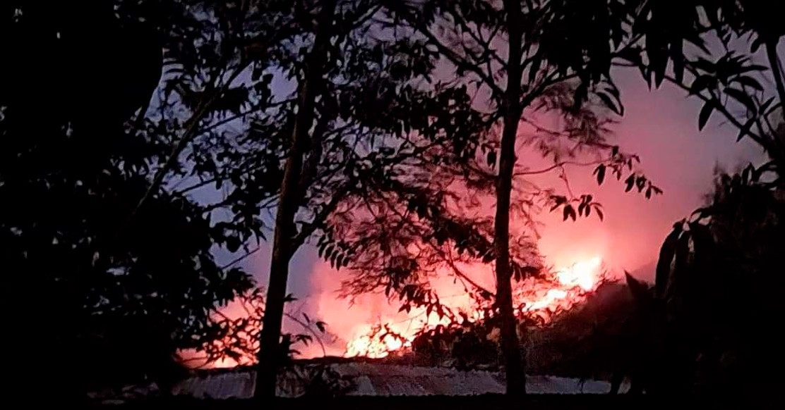 Los organismos de socorro están atendiendo el incendio/La Voz del Pueblo