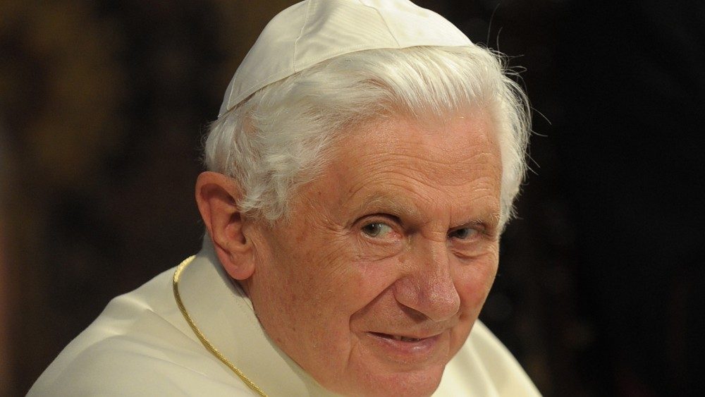 MUERTE PAPA BENEDICTO XVI