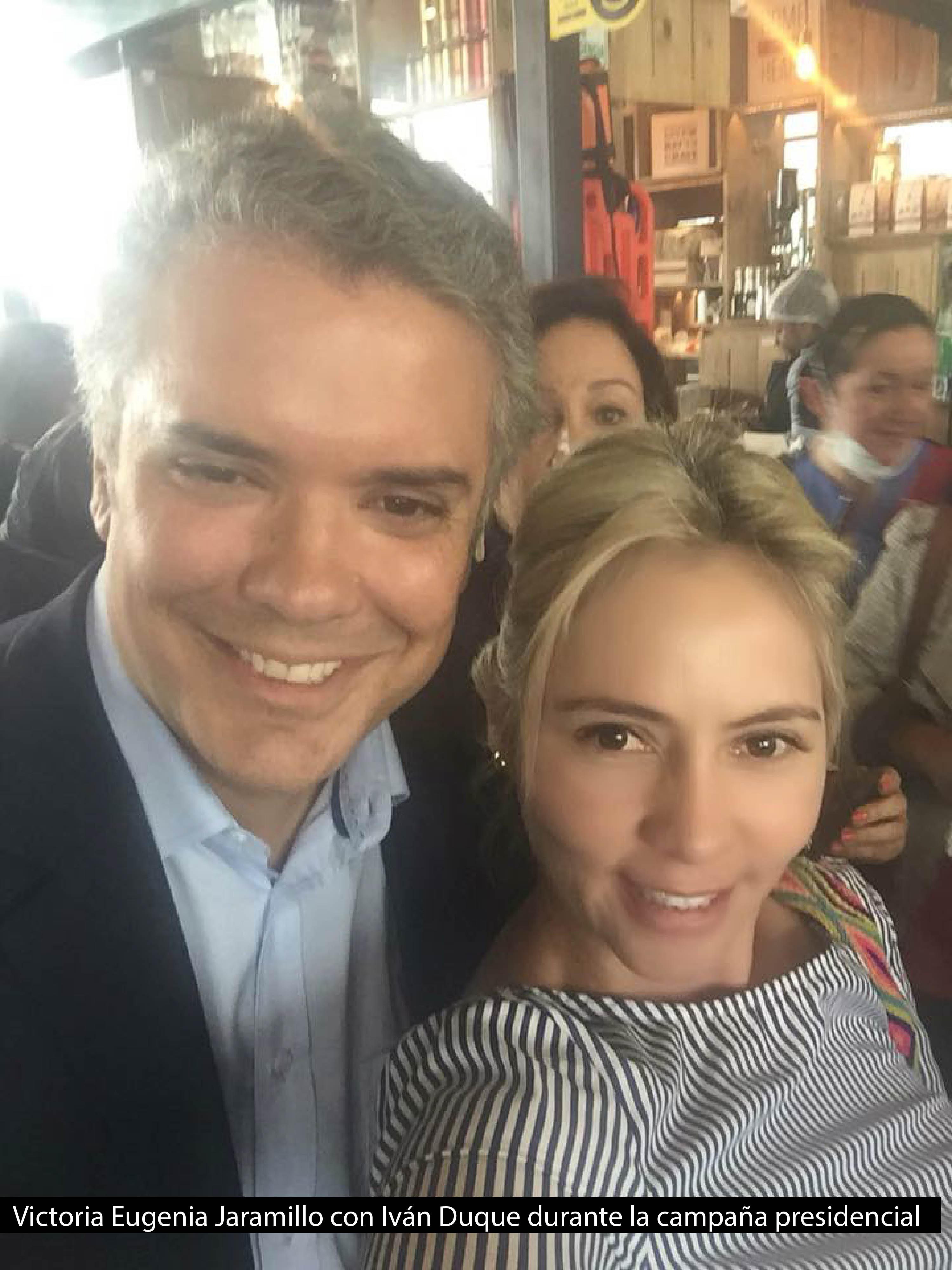 Victoria Eugenia Jaramillo con Iván Duque durante la campaña presidencial