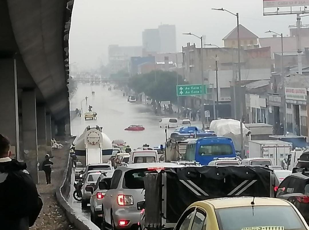 Inundaciones en la calle 30 con sexta 