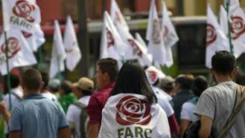 Bandera del partido político Comunes, conformado por excombatientes de las Farc