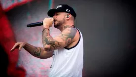 Residente se fue contra J Balvin tras mensaje sobre los Latin Grammy.