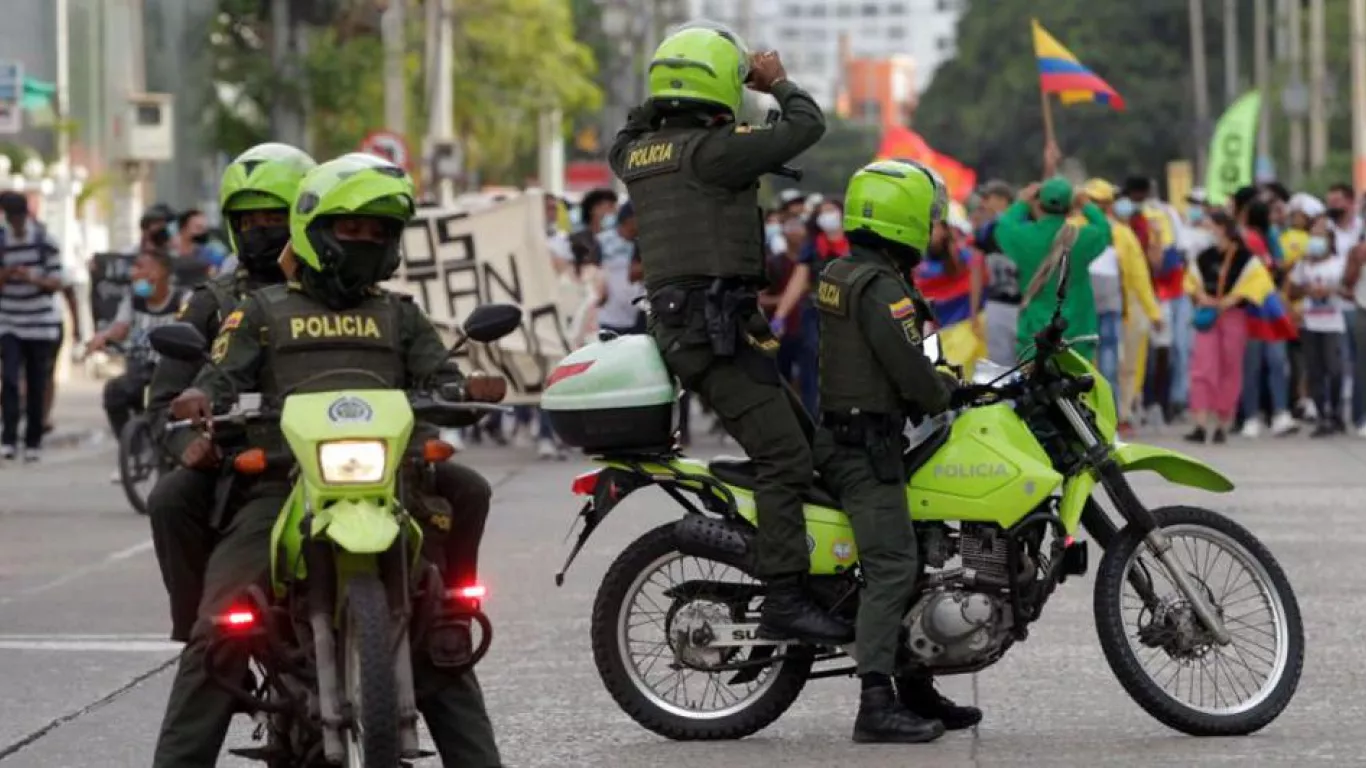 PolicíaN-ParoNacional