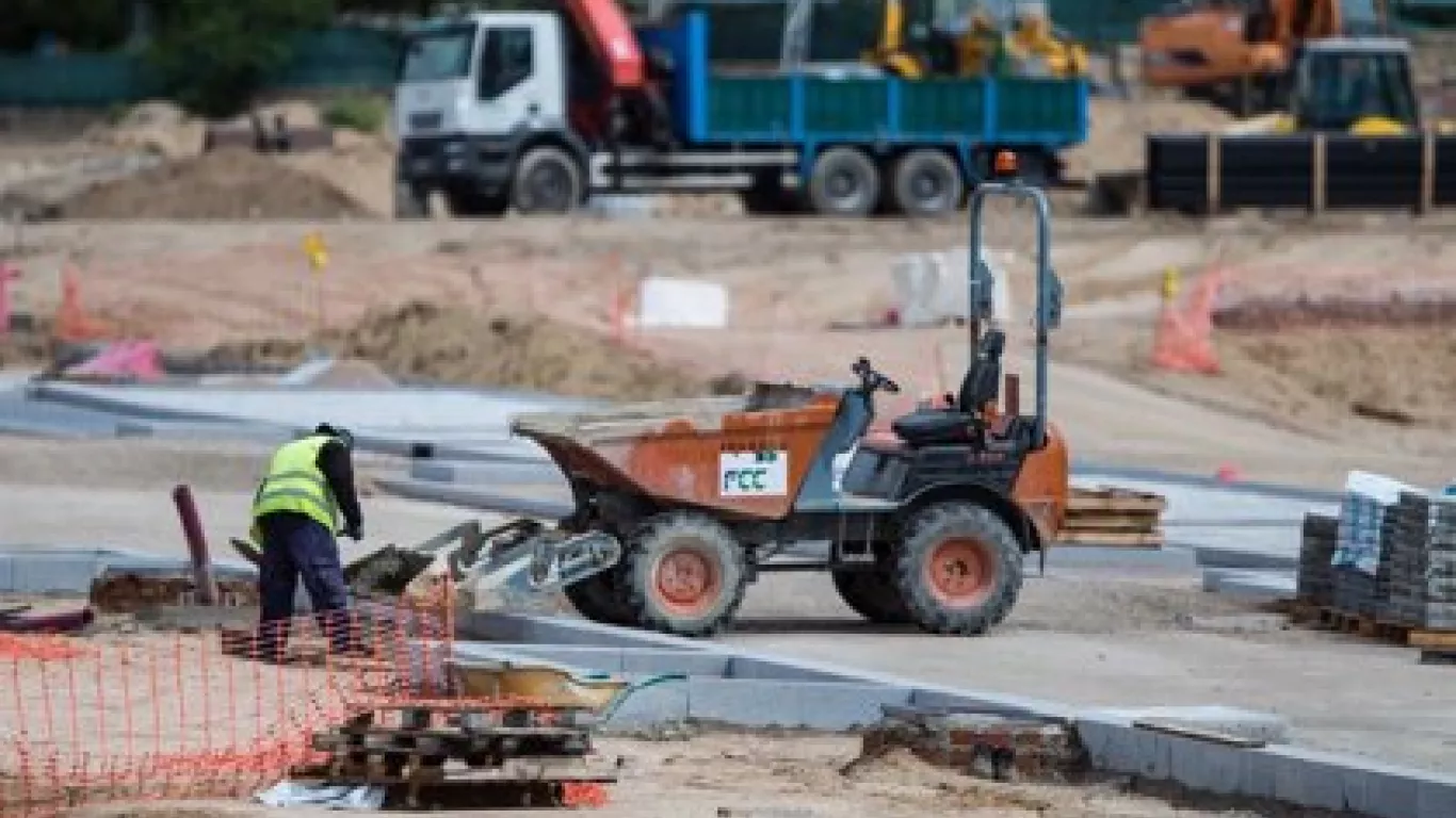 Trabajador en obra de construcción