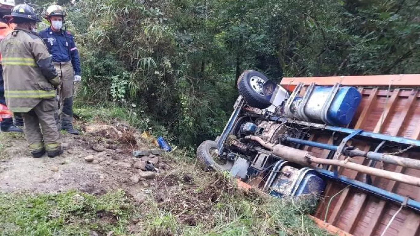 39 personas heridas deja accidente de bus escalera en Las Palmas, Medellín 