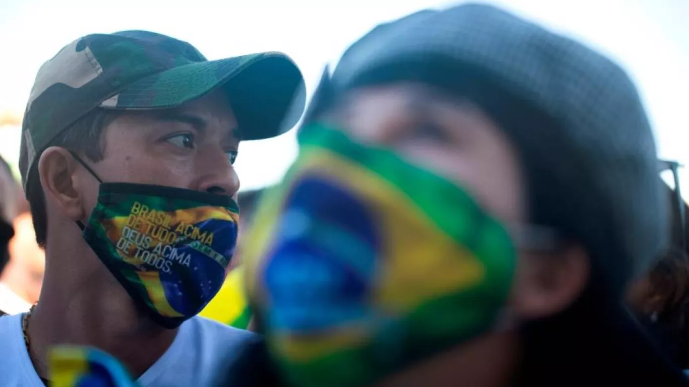 Cuarentena de cinco días a las personas que viajen a Brasil sin vacunación