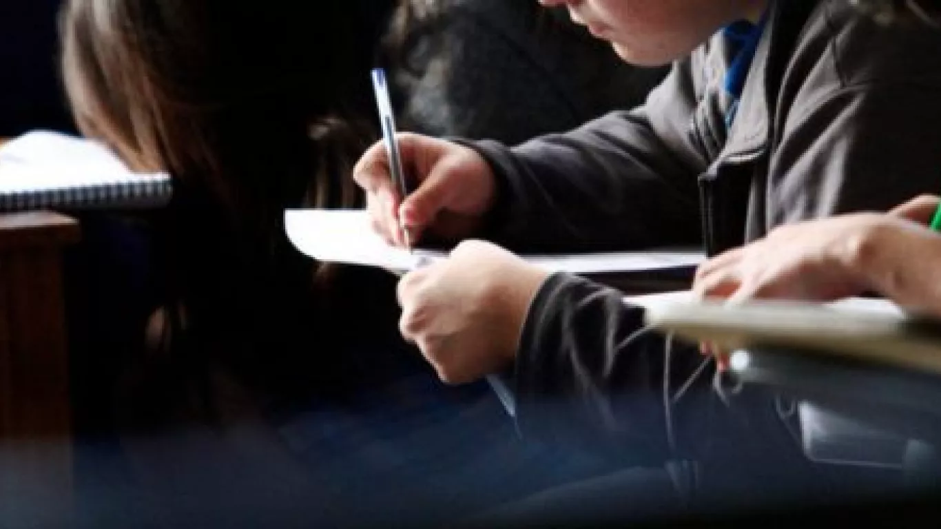 Estudiantes habrían escrito panfleto del Clan del Golfo para suspender las clases en su colegio