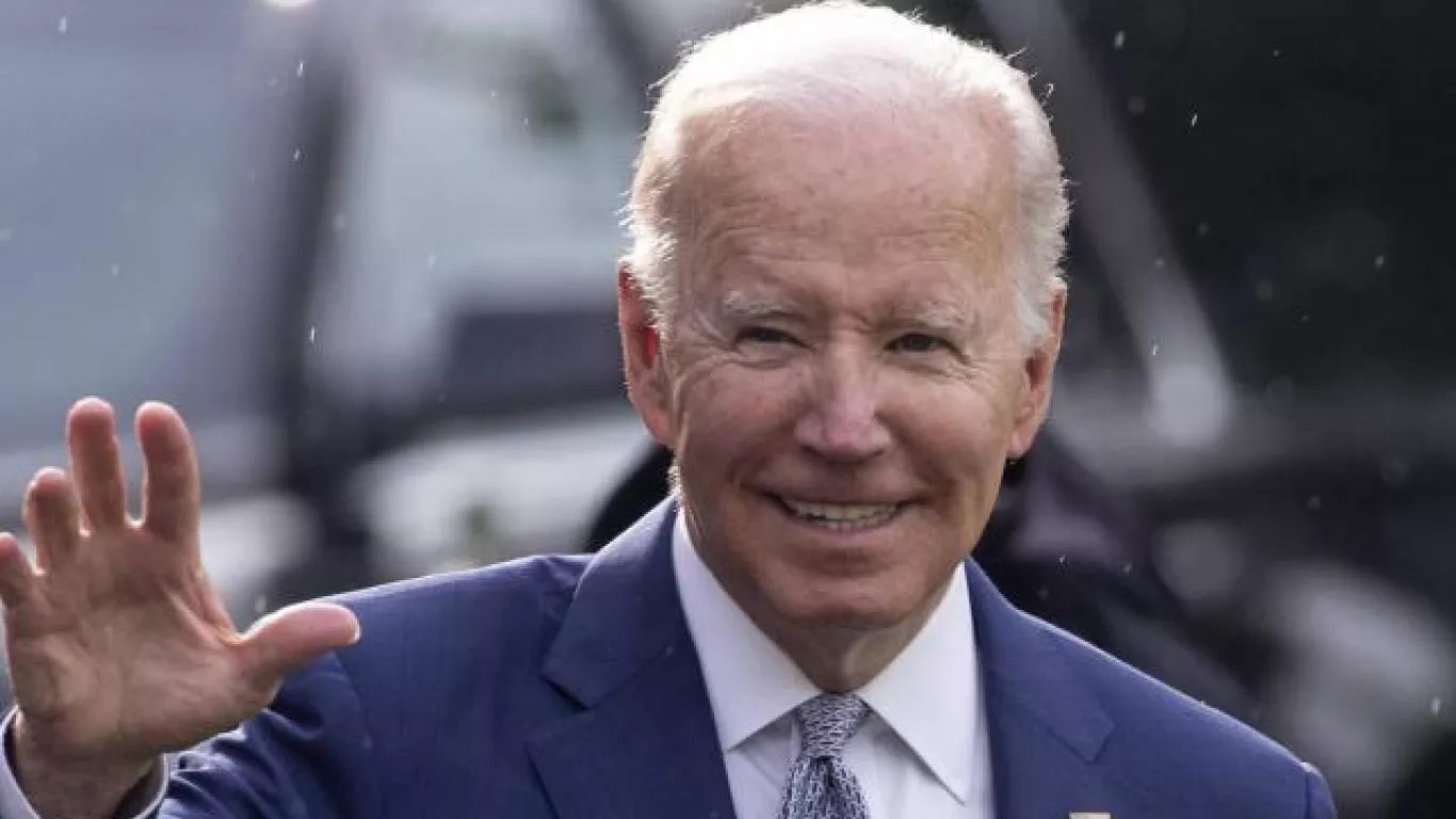 Joe Biden 27 J