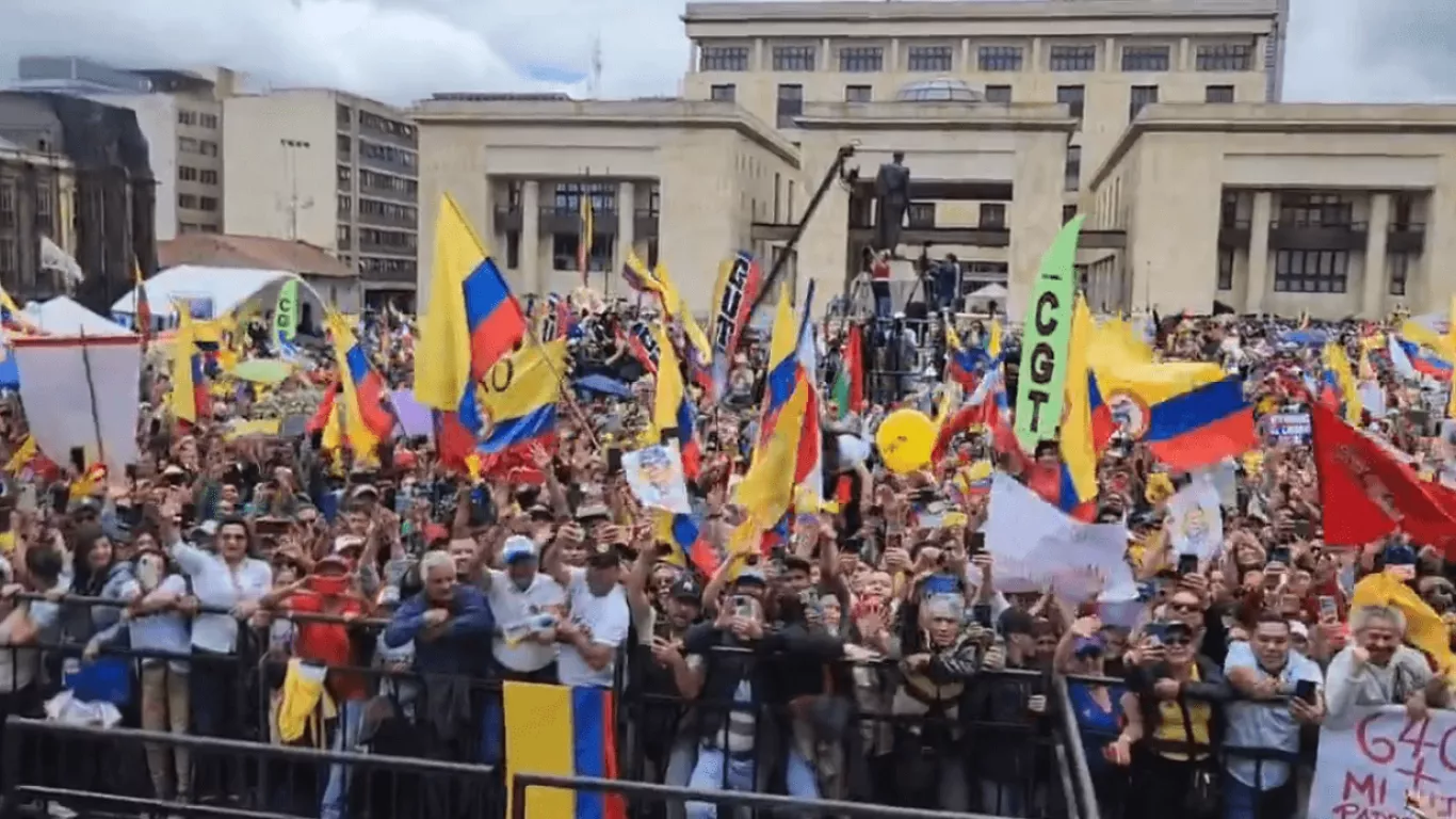 Marchas 1 de mayo plaza bolívar